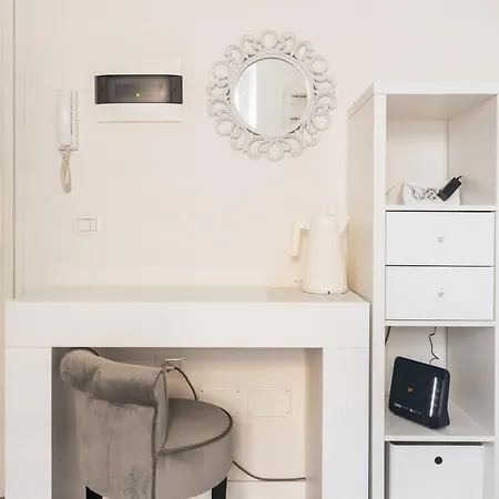 Raffinato E Tranquillo Monolocale Vicino Ptromana Apartment Milan